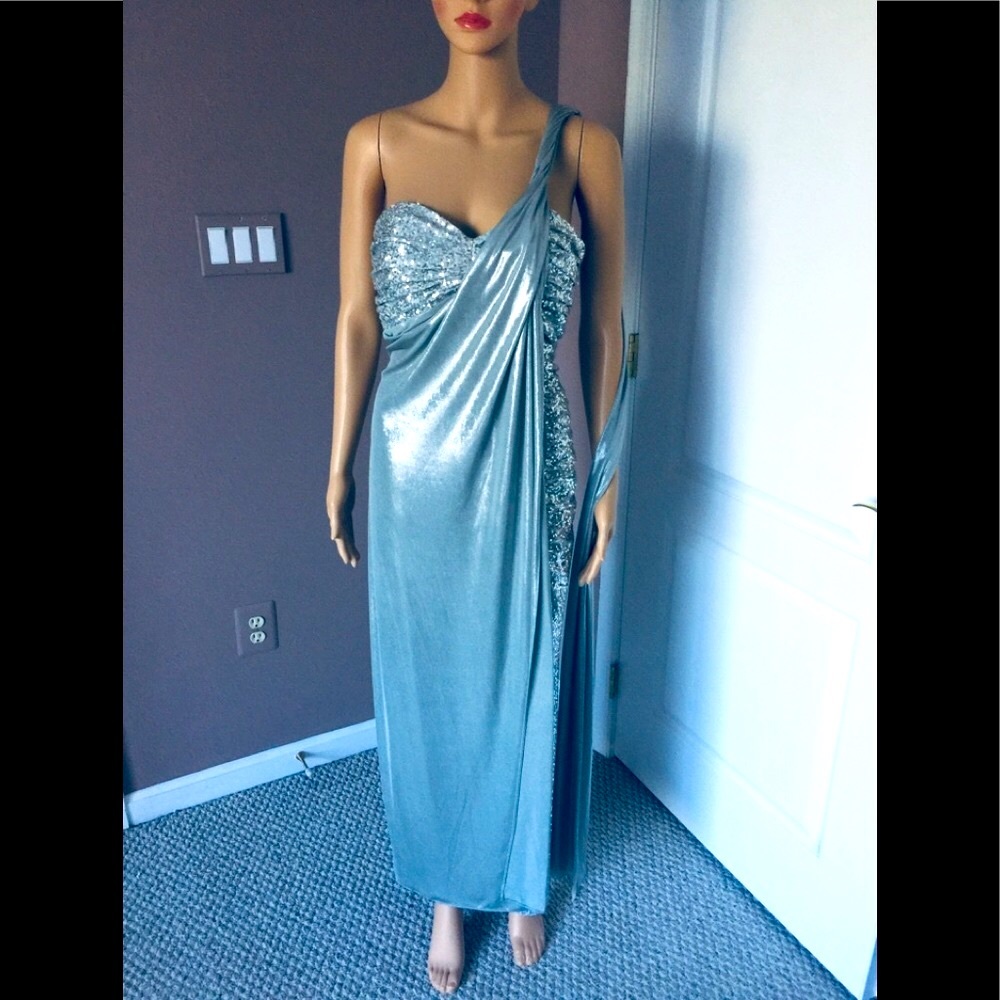 Sleeveless Sequined Long Dress 👗 - Picture 4 of 8